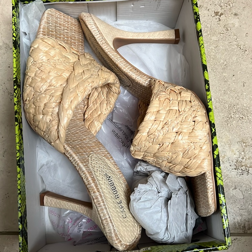 Raffia sandals